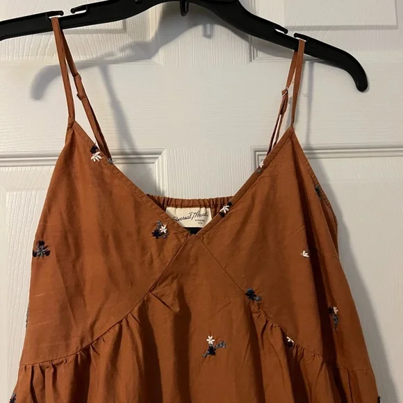 EUC universal thread khaki floral midi length dress - Picture 2 of 6